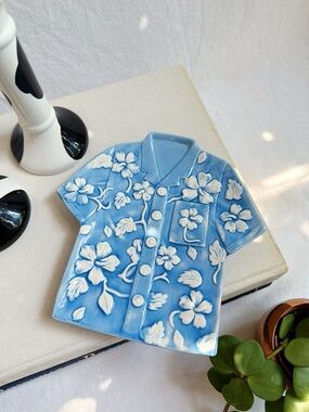 Vintage Glazed Ceramic Hawaiian Blue Shirt Dish